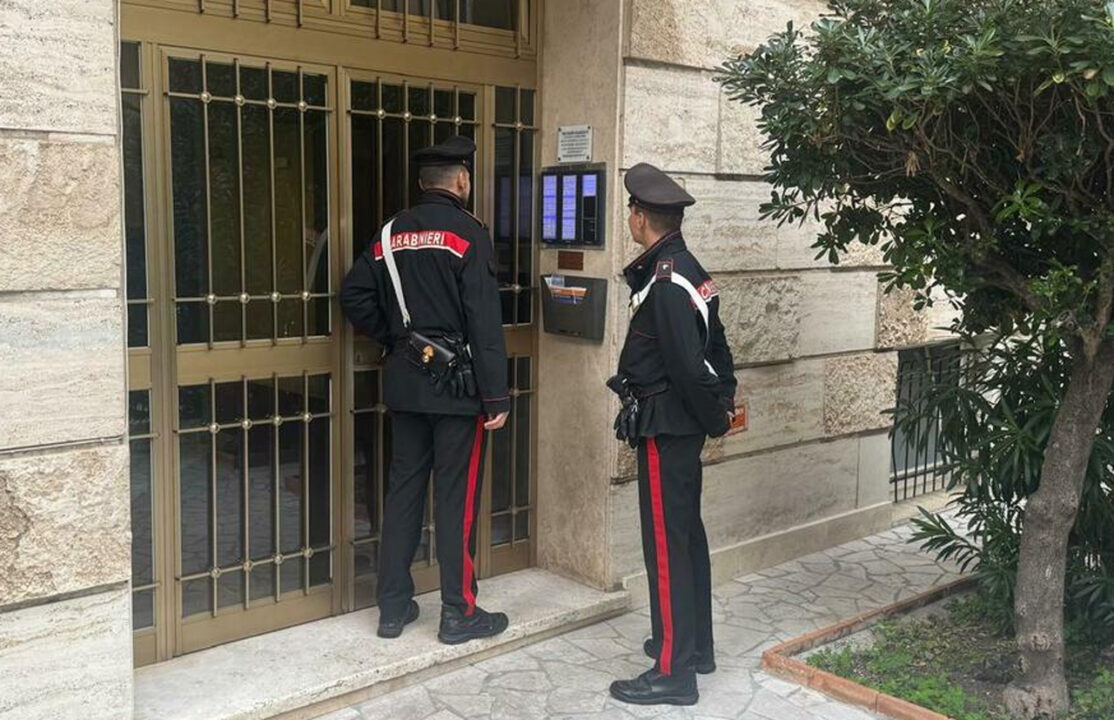 Roma: 27enne precipita dal terzo piano. Arrestato l’amico