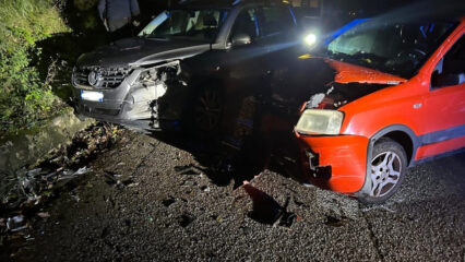 Scontro frontale tra auto sulla Via del Mare nel Salernitano