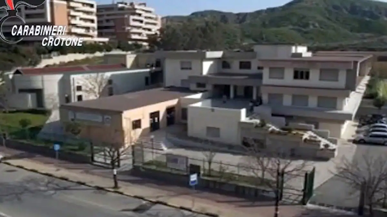 Arrestati ex preside di Crotone e imprenditore 40enne