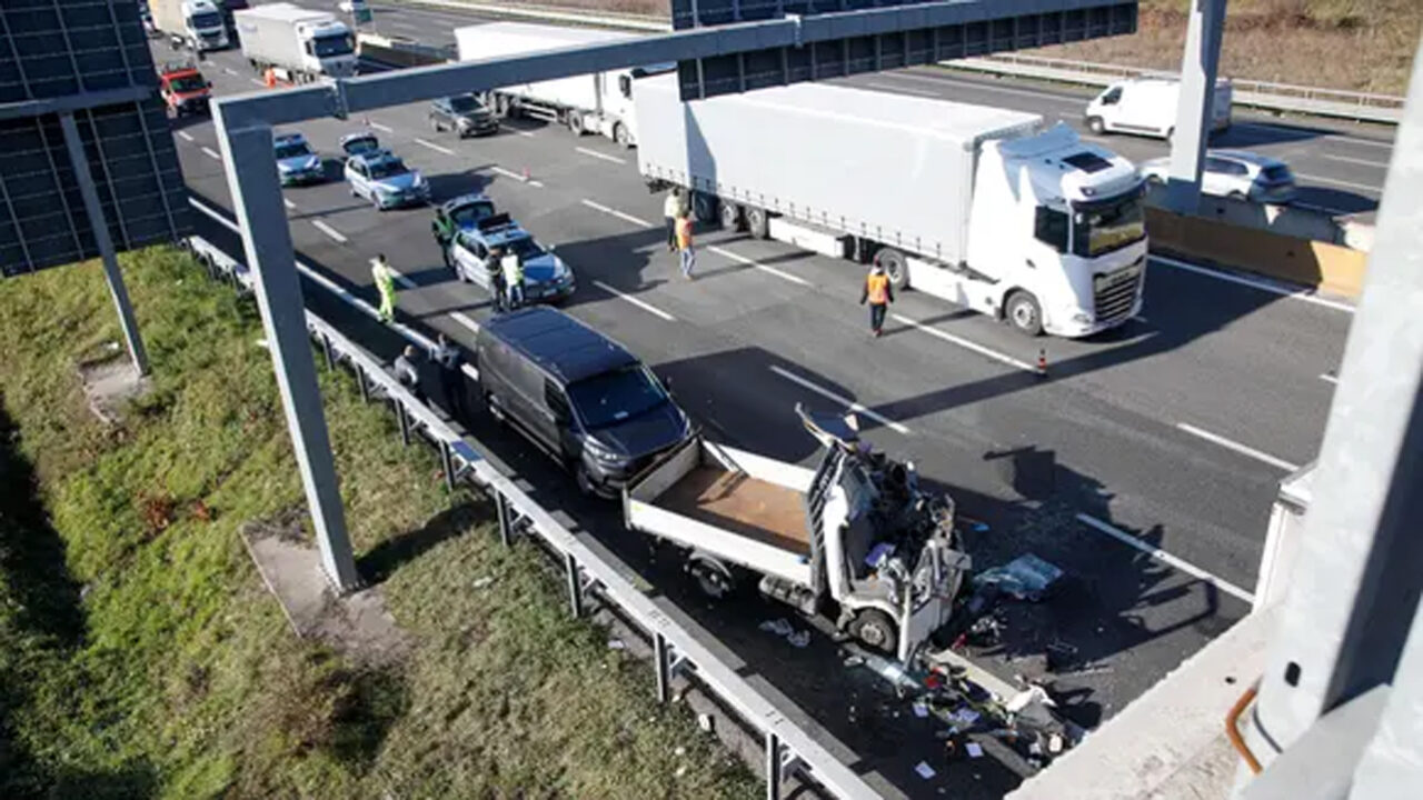 Autostrada A4: perde la vita 64enne rimasto incastrato nelle lamiere
