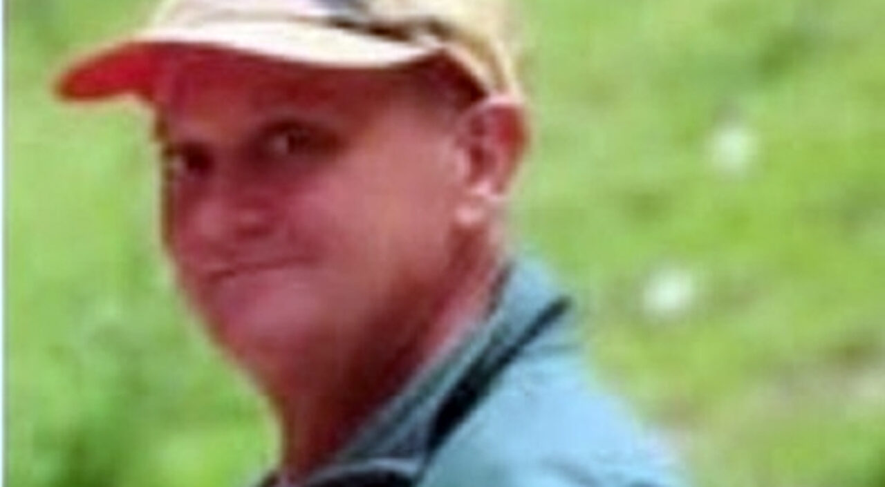 Flavio Micelli trovato morto in casa, sul suo corpo quattro cani