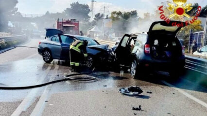 Palermo-Sciacca: frontale fra due auto. Quattro feriti