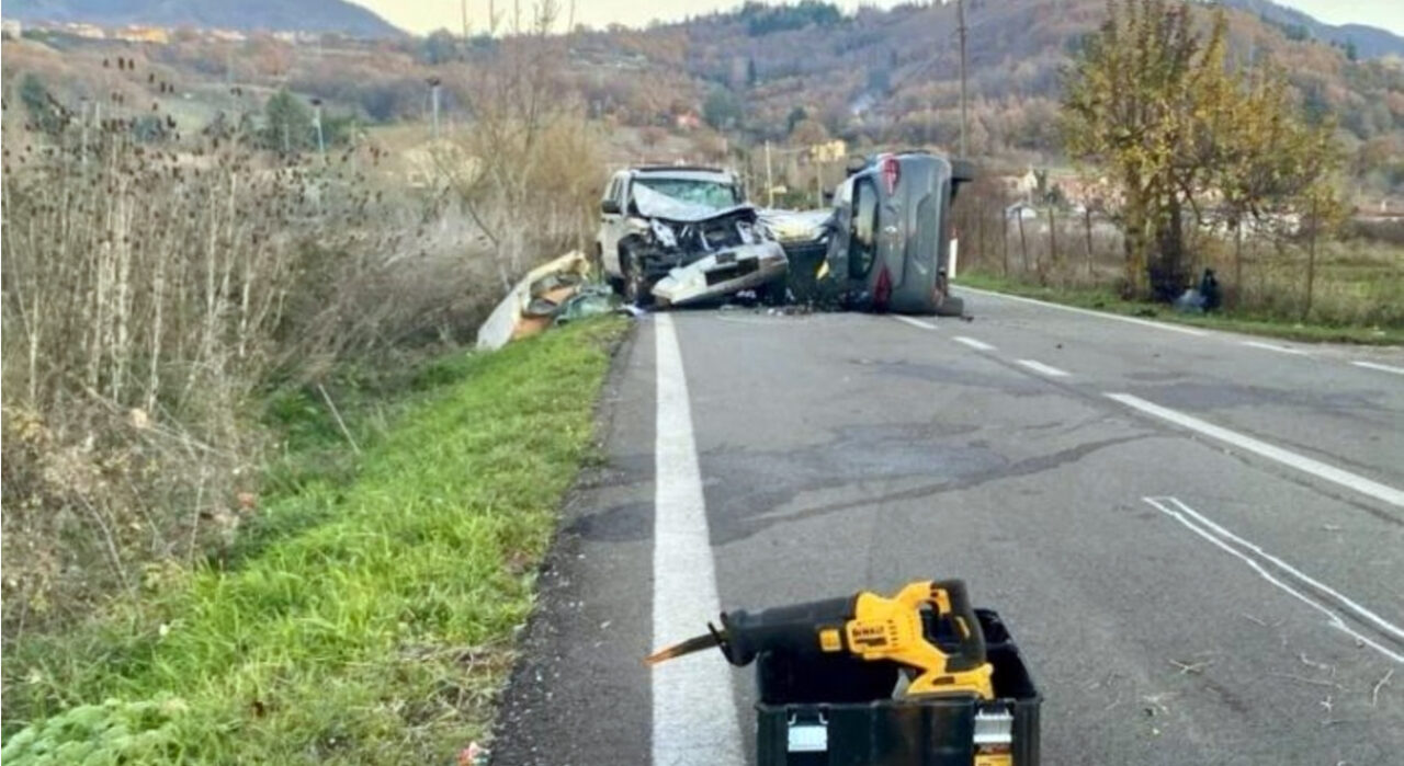 Pignola: muore anche il bambino di 9 anni nello scontro fra auto