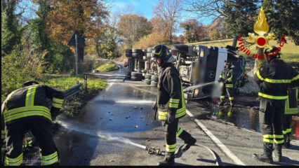 San Ginesio: camion si ribalta, muore 49enne