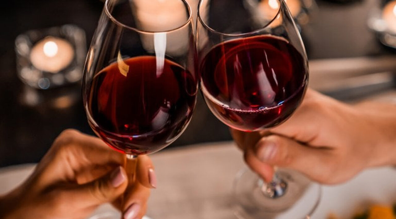 Spot galeotto: ripreso a cena con l’amante