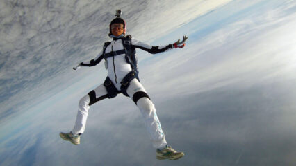 Ermes Zampa e Violetta Laiketsion, paracadutisti, muoiono precipitando nel vuoto