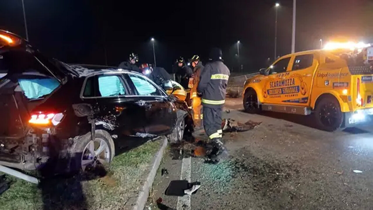 Pozzuolo: finiscono fuori strada a 200 km all’ora