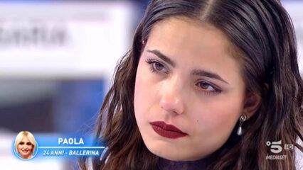Amici 2025: la ballerina Paola lascia la scuola