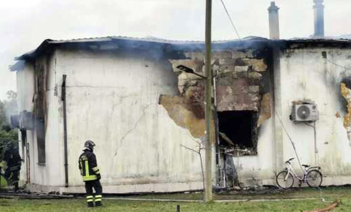 Incendio a Brindisi, anziano disabile muore travolto dal crollo del solaio