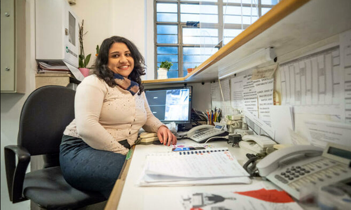 Bidella arrestata per stalking alla preside Eugenia Carfora