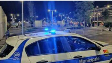 Napoli: 55enne si schianta con l'auto e perde la vita