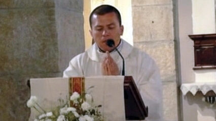 Padre John Sanchez è scomparso. Il prete non si trova più