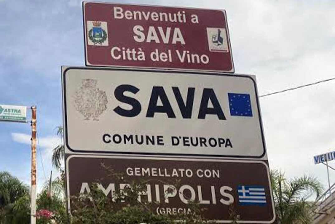 Sava: 55enne trovato privo di vita in auto