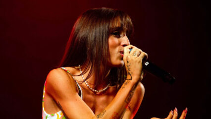 Angelina Mango torna live e scrive ai fan: "Mi sentivo libera, il palco viene incontro a me"