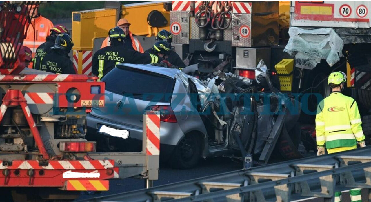 Tragedia sull’A4 tra San Stino e Portogruaro: auto si schianta contro un tir, due morti