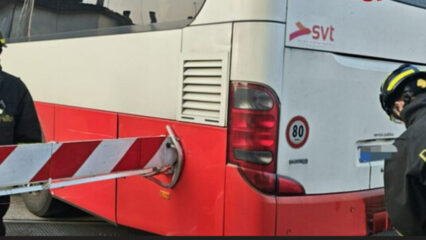 Dueville, autobus con studenti bloccato sui binari: nessun ferito