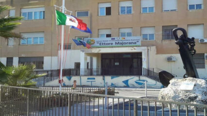 Gela: studente di 15 anni aggredito con un martello a scuola