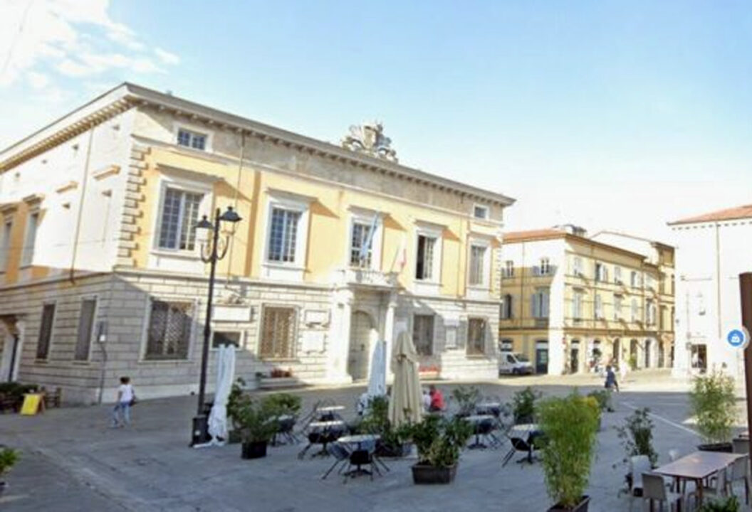 Sarzana: Claudio T. si è tolto la vita davanti all’ufficiale giudiziario