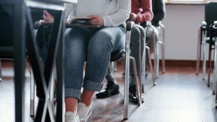 Foggia, padre entra in classe e schiaffeggia un docente davanti agli studenti