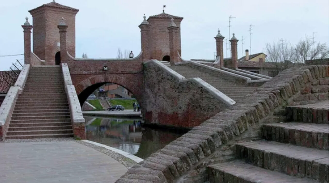 Comacchio: donna di 43 anni trovata morta ai Trepponti