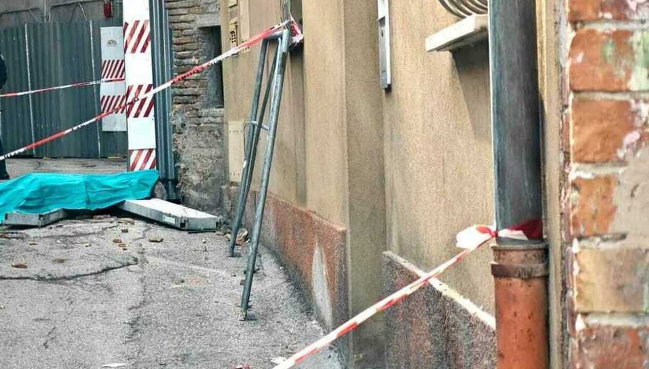 Cadavere trovato in un bagno chimico in un cantiere ad Ascoli Piceno