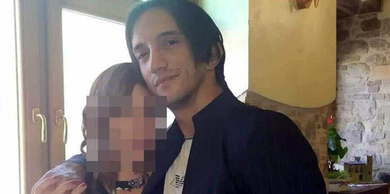 Professore di sostegno muore dopo un malore in classe: Casoli piange Alessio Rotunno