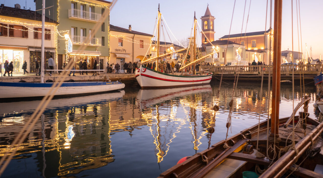“Mi***tta Maledetta” a Cesenatico: l’insegna della discordia accende il Porto Canale