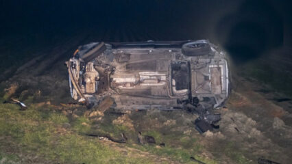 Auto esce di strada e si ribalta nella notte: muore un uomo di 52 anni