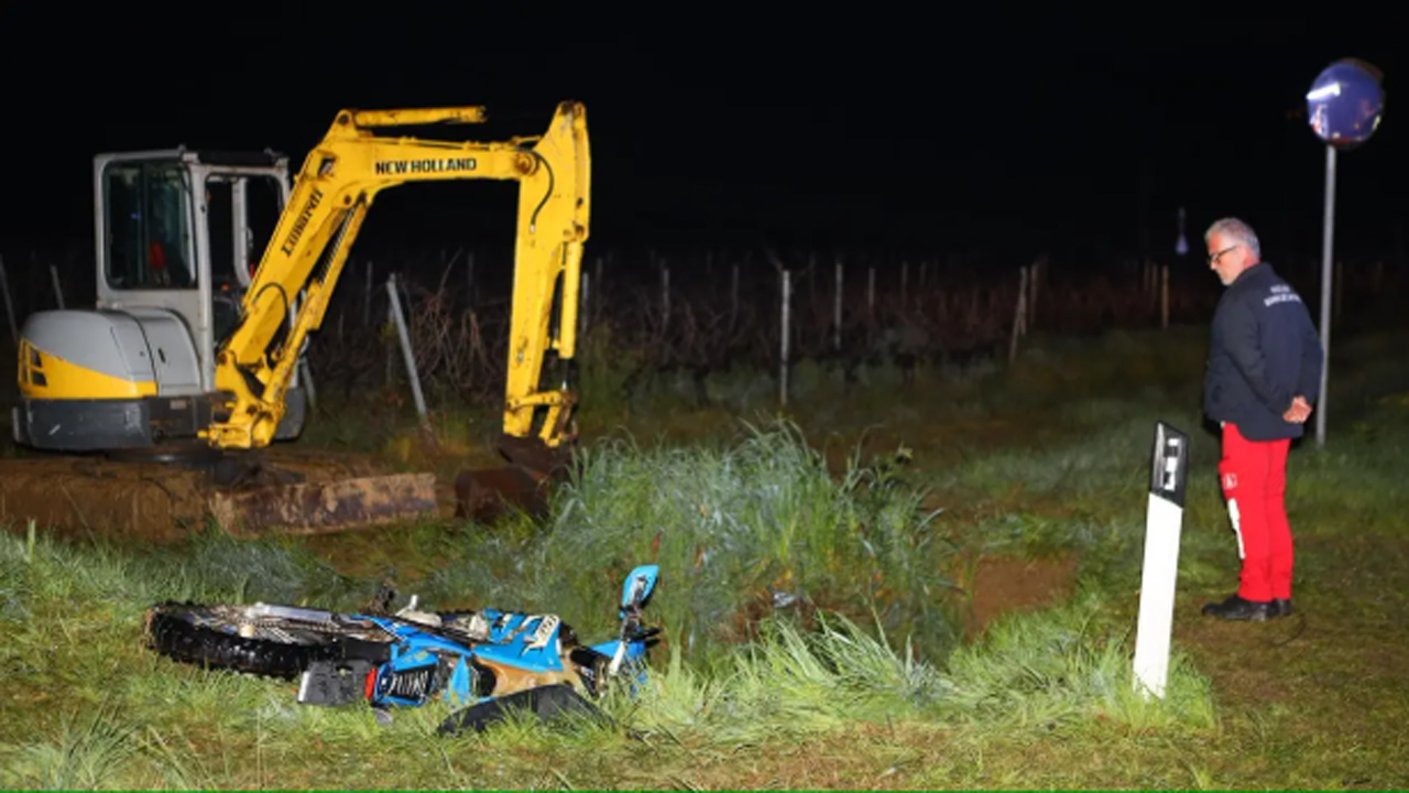 Cade con la moto nel canale in piena: trovato morto un 58enne a Vinci