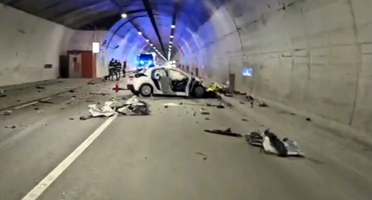 Valcellina: scontro frontale in galleria, morto un 50enne