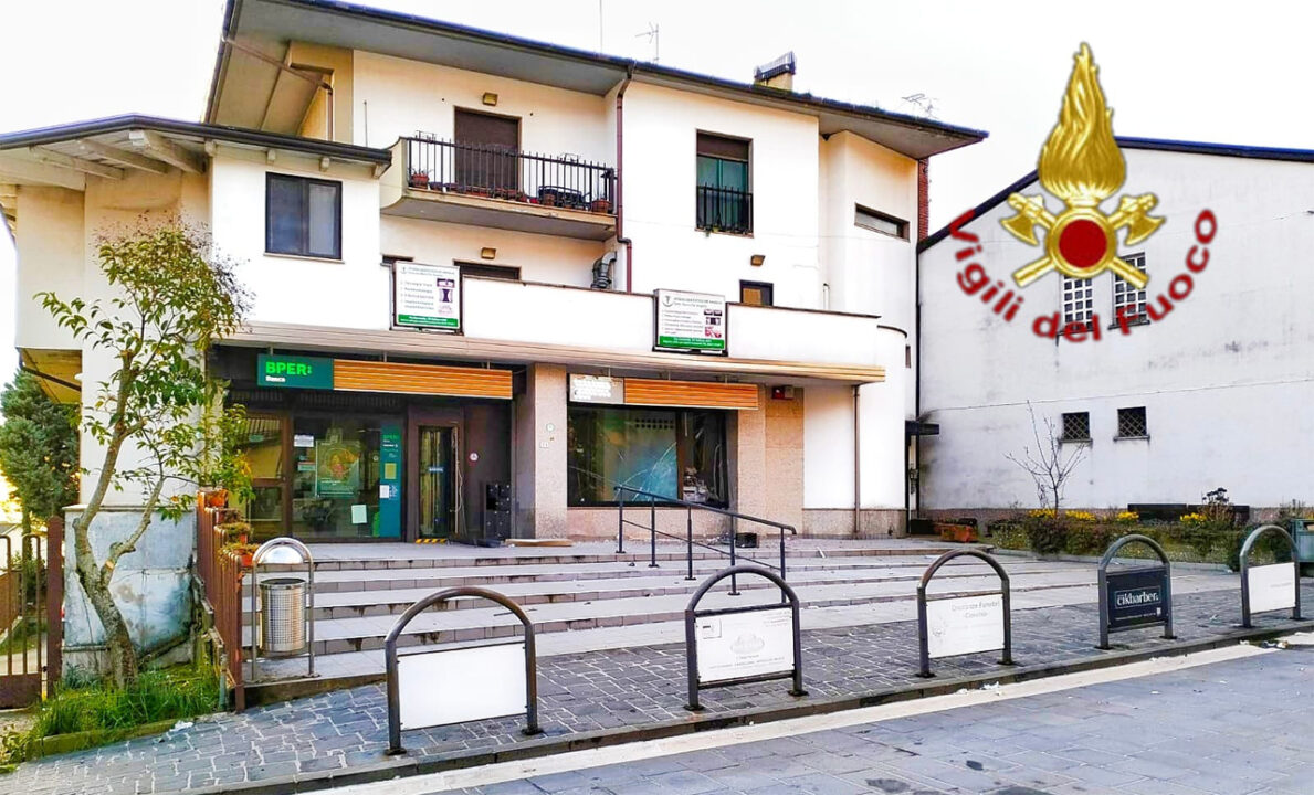 Irpinia: esplosione al bancomat della BPER a Vallata