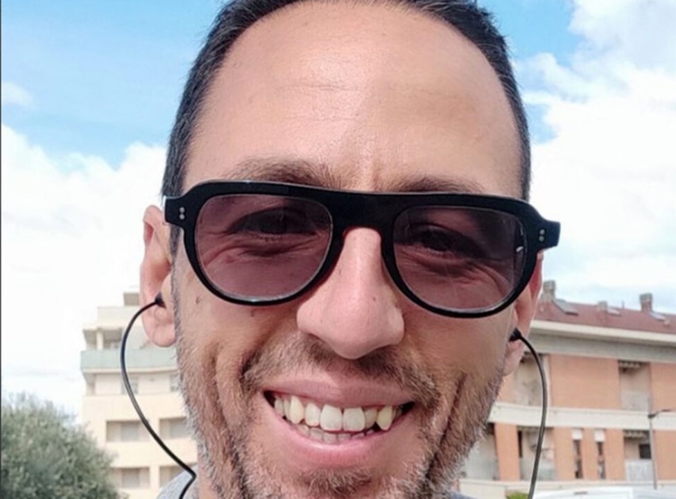 Addio a Luca Conti, pioniere del web in Italia: scrittore e blogger morto a 50 anni