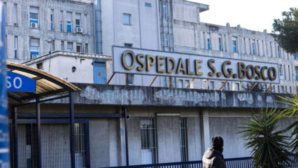 Napoli, morto Antonio Meglio: si toglie la vita in ospedale l’uomo accusato dell’aggressione sul bus