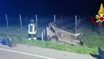 Scontro frontale tra tre auto a Maserada: muore un giovane di 29 anni