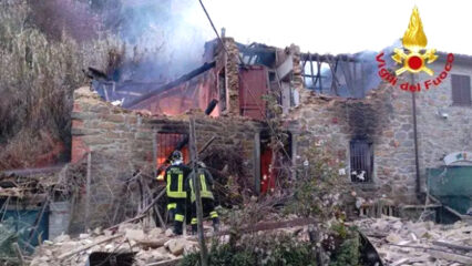 Pescia: esplosione distrugge una casa, un morto tra le macerie