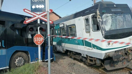 Sutri, scontro tra bus e treno Cotral: feriti e tanta paura al passaggio a livello