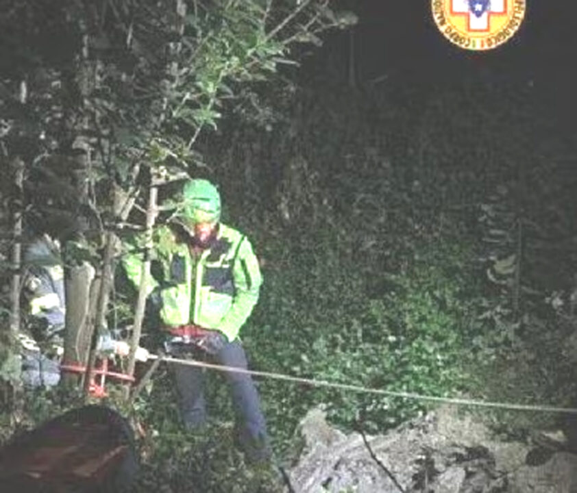 Tragedia a Vico Equense: 35enne muore dopo una caduta mentre potava un ulivo