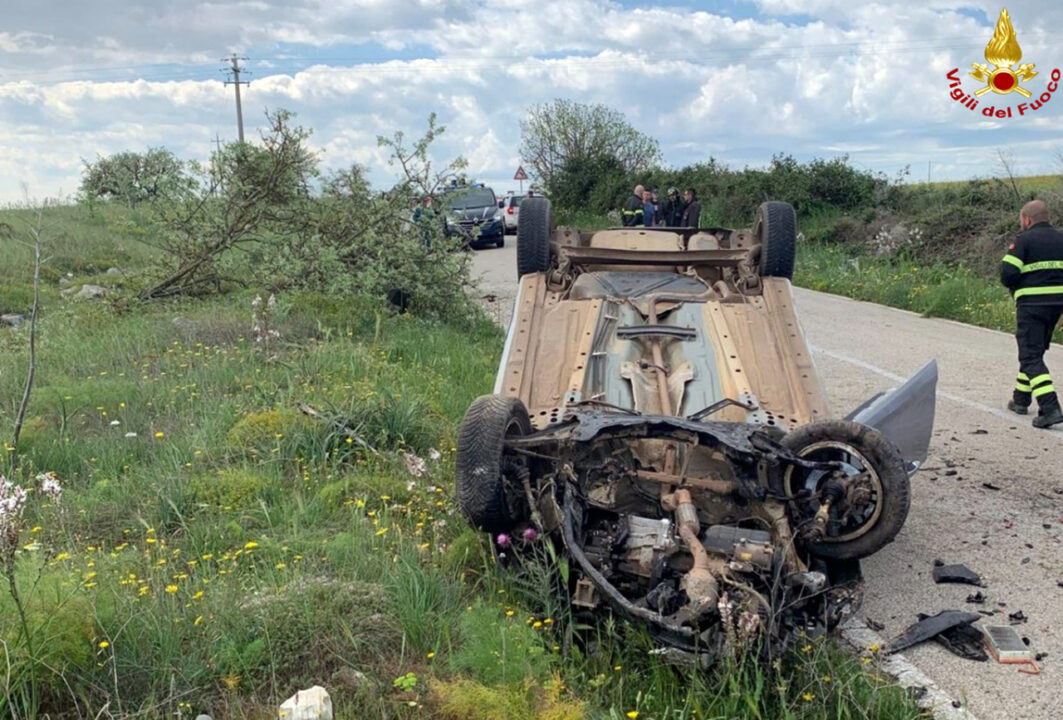 Altamura: muore nell’auto ribaltata