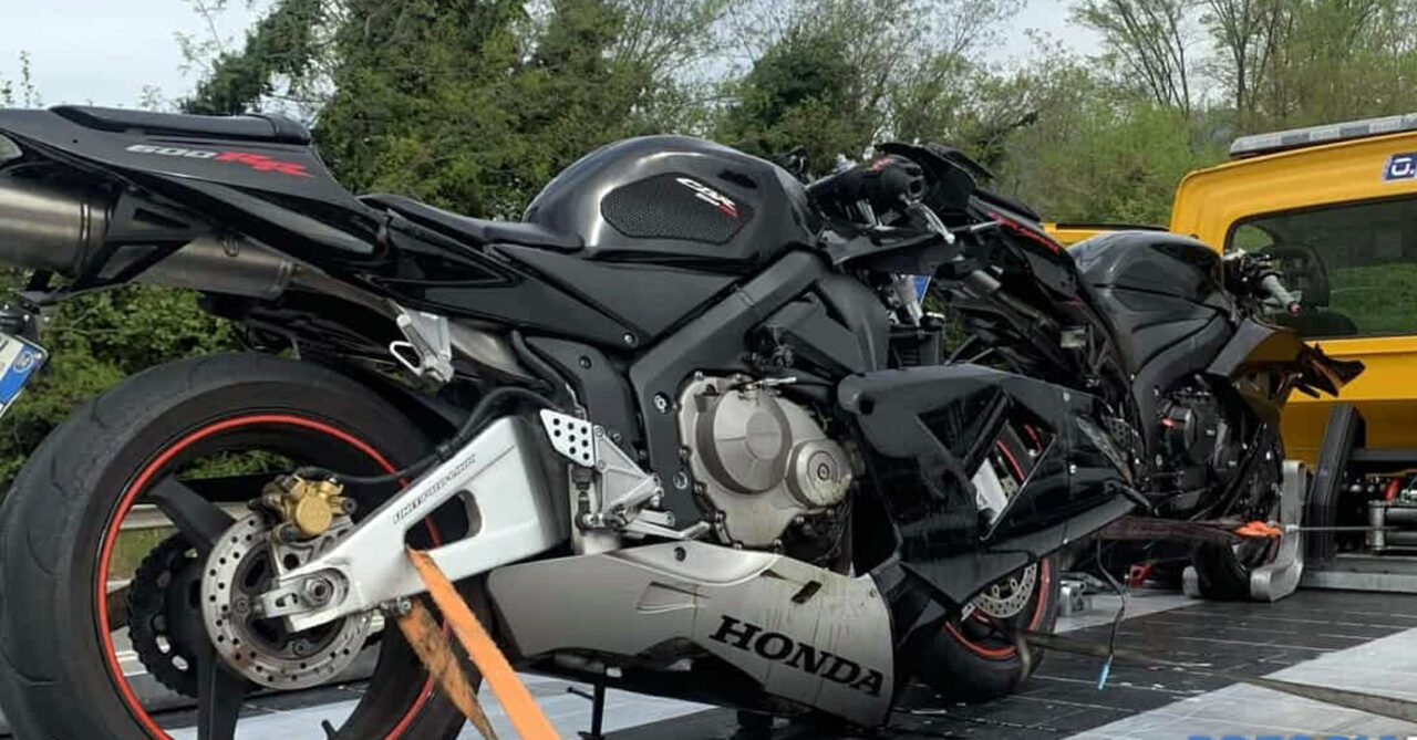 Brescia: muore in incidente centauro di 28 anni