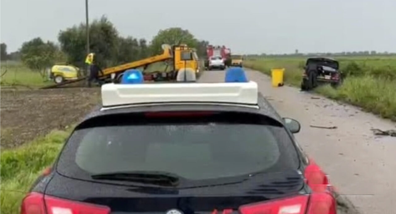Tragedia nel Tarantino: scontro tra auto e trattore
