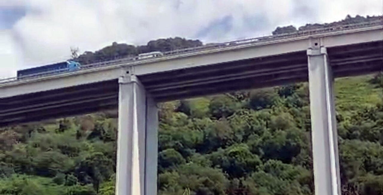 Tragedia sulla A2 a Pizzo: 46enne muore dopo un volo dal viadotto autostradale
