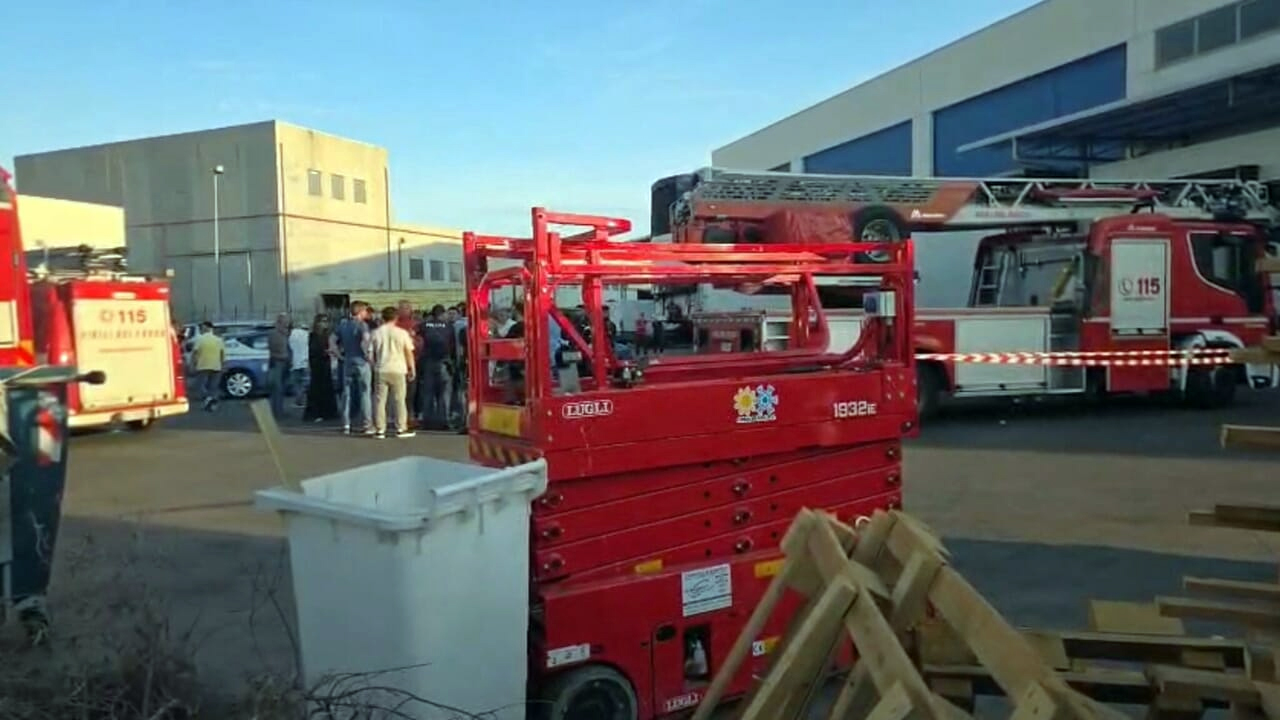 Catania: operaio trentenne muore schiacciato da un muletto