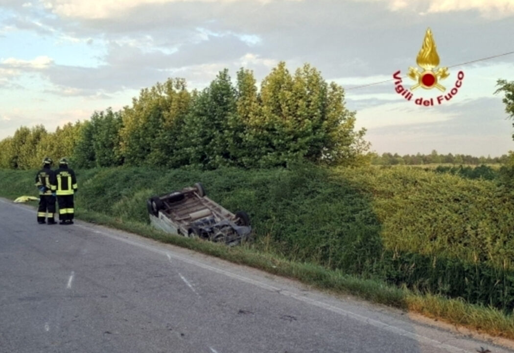 Roncoferraro: furgone travolge bicicletta, morti due 25enni