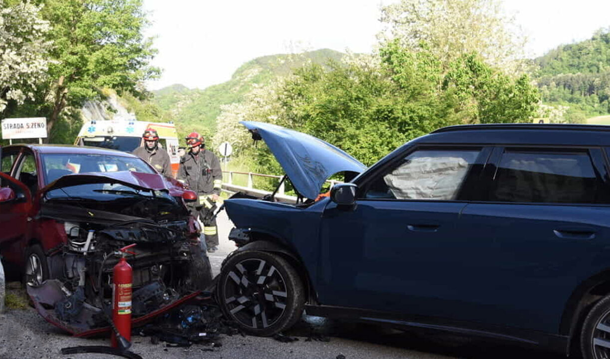 Scontro frontale a San Zeno: muore una 67enne