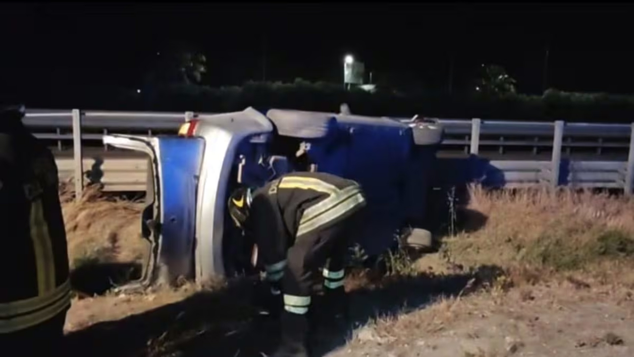 Dramma nel Foggiano: auto esce di strada sulla SP80, muore un 17enne di Orta Nova