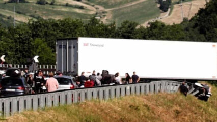A16: scontro tra TIR e auto al km 56, autostrada chiusa tra Benevento e Avellino Est