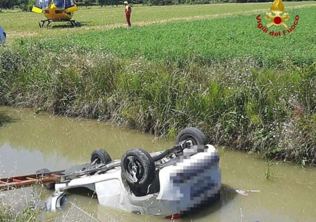 Riccardo Franzoni, 21 anni, finisce con l’auto in un canale. Perde la vita a Reggiolo