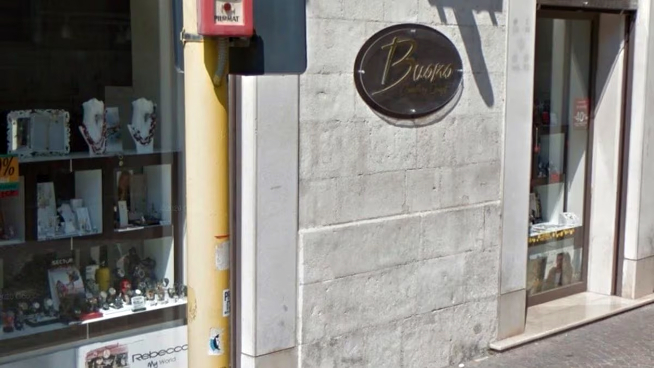 Foggia: assalto da 100mila euro alla Gioielleria Buono 