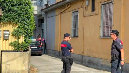 Giugliano: spara 7 colpi contro il fratello e si barrica in casa con la madre. Arrestato