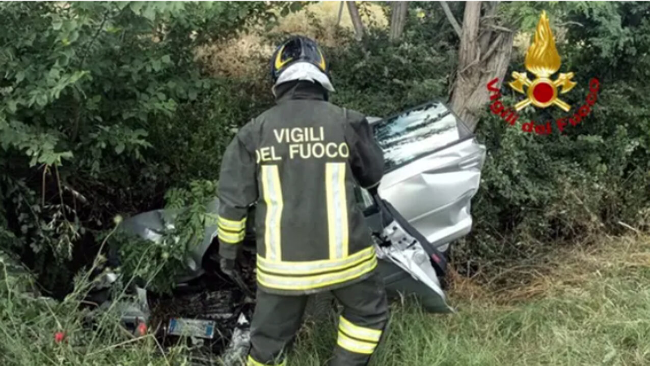 Grosseto: auto esce di strada. Morto 34enne, grave la figlia di 6 anni
